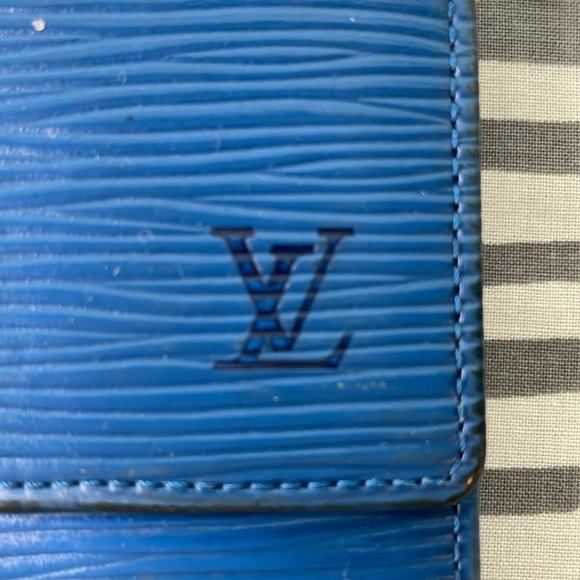Louis Vuitton Blue Epi Snap close bi fold wallet in great vintage condition - Picture 3 of 15